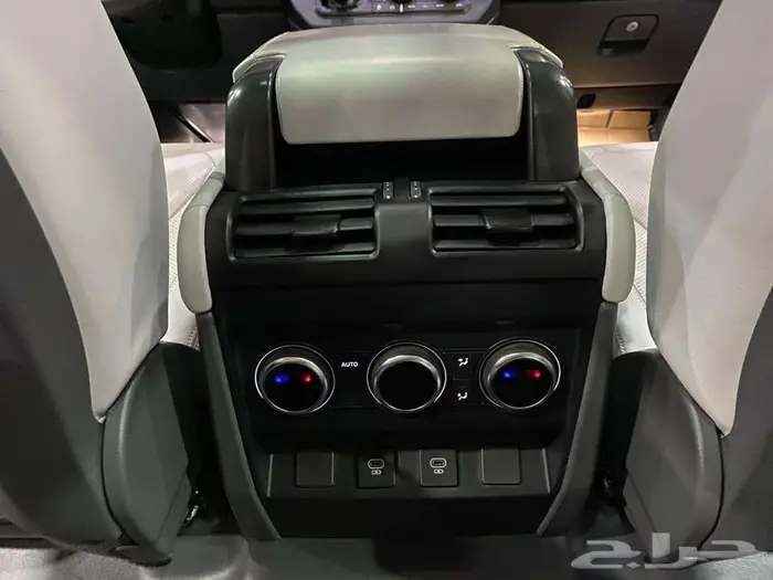 لاند روفر دفندر 2025 ازرق فاتح 6 سلندر سعودي ماشيه 21000كم 7