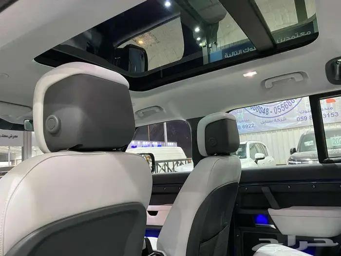 لاند روفر دفندر 2025 ازرق فاتح 6 سلندر سعودي ماشيه 21000كم 30