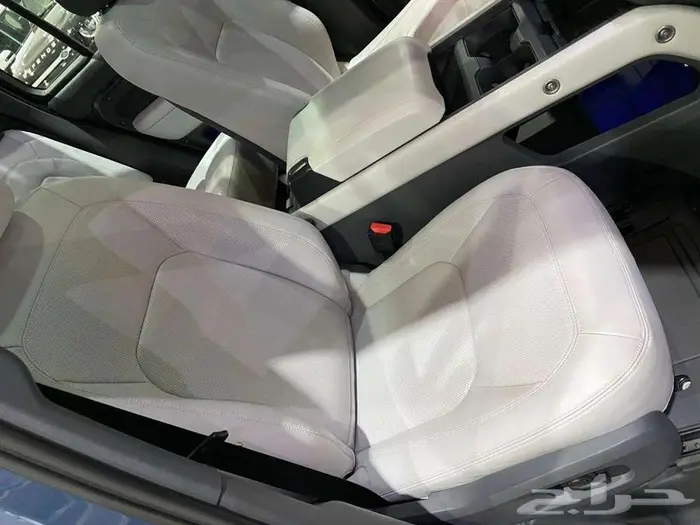 لاند روفر دفندر 2025 ازرق فاتح 6 سلندر سعودي ماشيه 21000كم 27