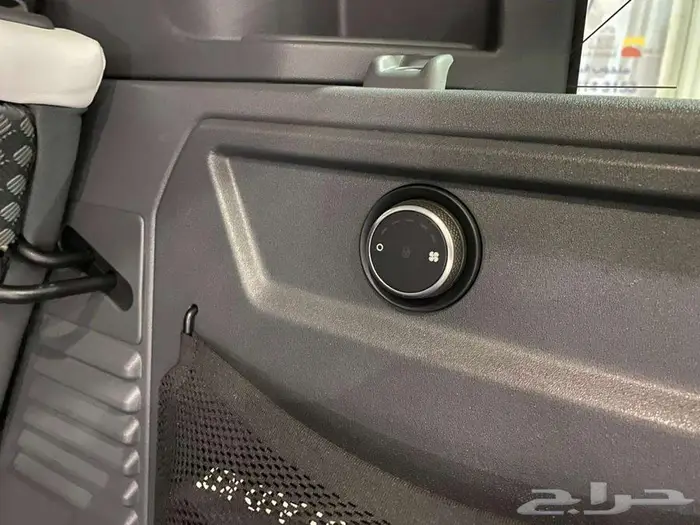 لاند روفر دفندر 2025 ازرق فاتح 6 سلندر سعودي ماشيه 21000كم 35