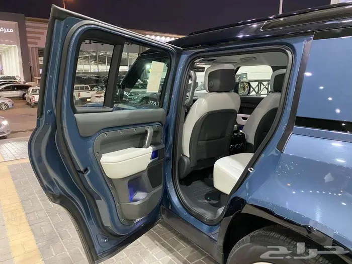 لاند روفر دفندر 2025 ازرق فاتح 6 سلندر سعودي ماشيه 21000كم 42