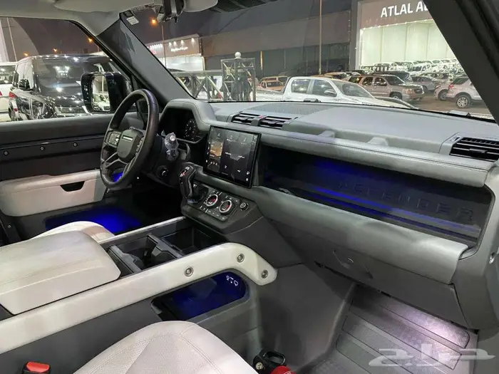 لاند روفر دفندر 2025 ازرق فاتح 6 سلندر سعودي ماشيه 21000كم 37