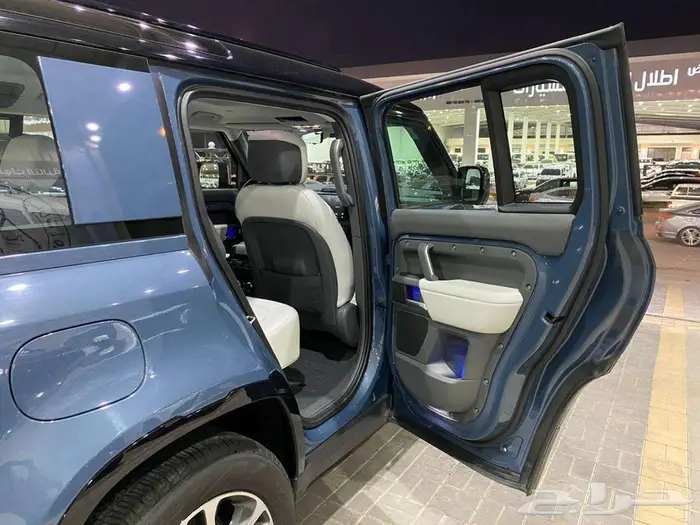 لاند روفر دفندر 2025 ازرق فاتح 6 سلندر سعودي ماشيه 21000كم 40