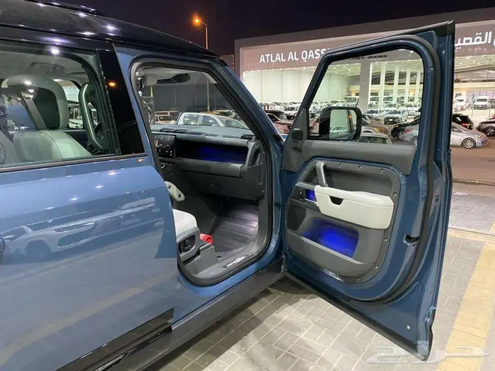 لاند روفر دفندر 2025 ازرق فاتح 6 سلندر سعودي ماشيه 21000كم 39