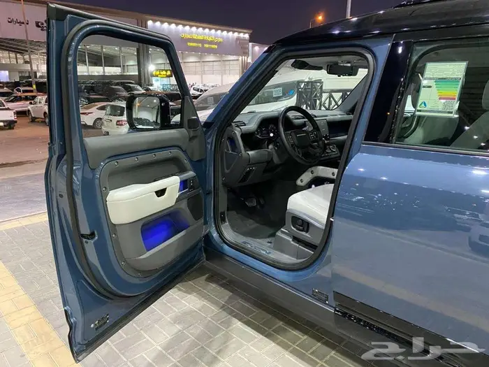 لاند روفر دفندر 2025 ازرق فاتح 6 سلندر سعودي ماشيه 21000كم 44
