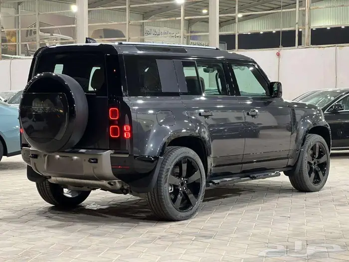 لاند روفر ديفندر فل كامل 6 سلندر 2025 خليجي 5