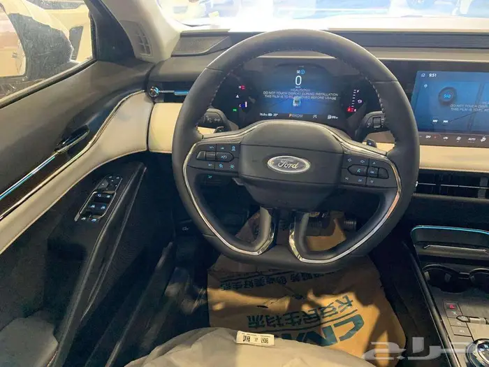 فورد توورس تيتانيوم موديل 2025 10