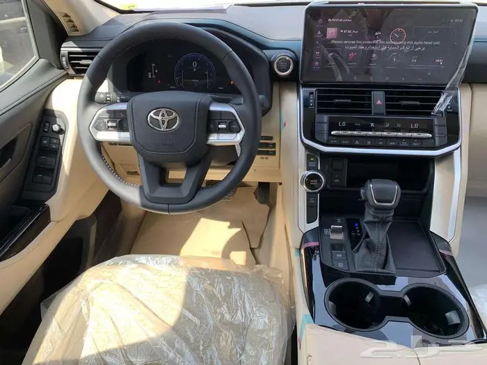 تويوتا لاندكروزر L2-GXR بنزين موديل 2025 11