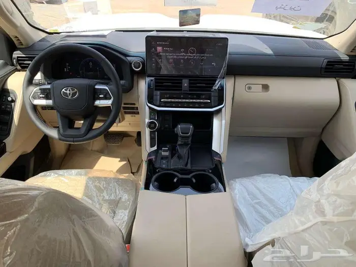 تويوتا لاندكروزر L2-GXR بنزين موديل 2025 10
