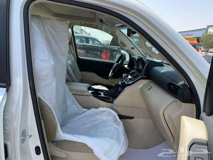 تويوتا لاندكروزر L2-GXR بنزين موديل 2025 13