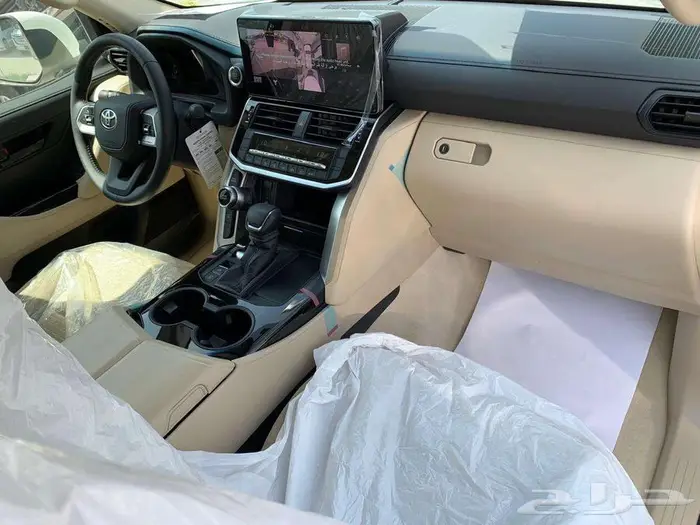 تويوتا لاندكروزر L2-GXR بنزين موديل 2025 14