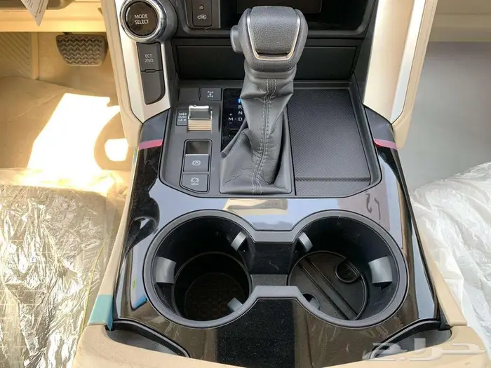 تويوتا لاندكروزر L2-GXR بنزين موديل 2025 7