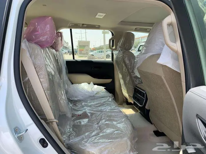 تويوتا لاندكروزر L2-GXR بنزين موديل 2025 9