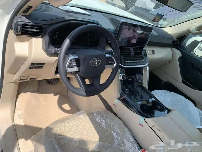 تويوتا لاندكروزر L2-GXR بنزين موديل 2025 16