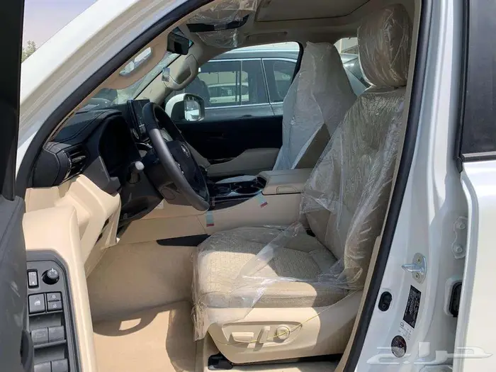 تويوتا لاندكروزر L2-GXR بنزين موديل 2025 15