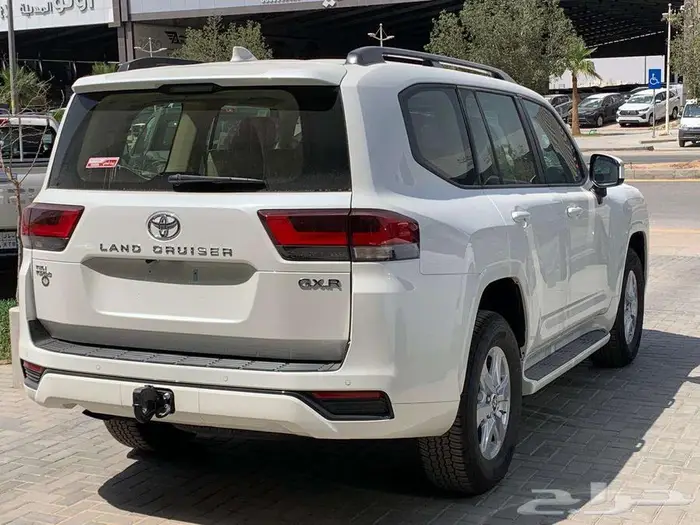 تويوتا لاندكروزر L2-GXR بنزين موديل 2025 3
