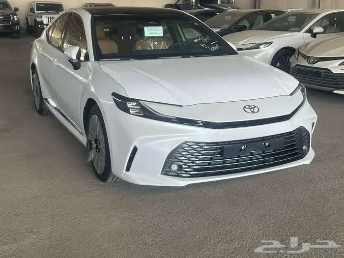 كامري لومير 2025 سعودي ابيض اصفار 1