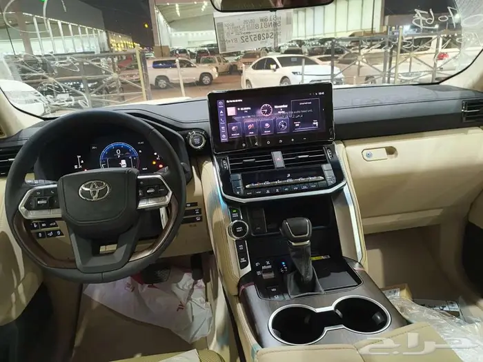 تويوتا لاندكروزر ( GXR-L4 ) 2025 سعودي بنزين ( اقل سعر ) 4