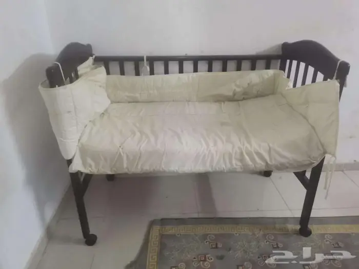 عربيه وسرير اطفال 1
