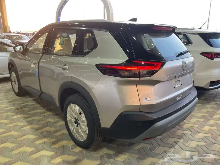 نيسان اكستريل 7 مقاعد نص فل 4