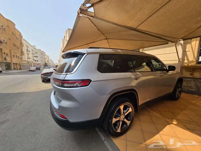 جيب جراند شيروكي موديل  2023 14