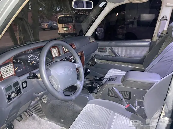 للبيع لند كلوزر موديل 93 10