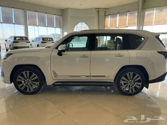 وارد اليحيى لكزس هايبرد بنزين LX700H BB رادار فل كامل 2025 3