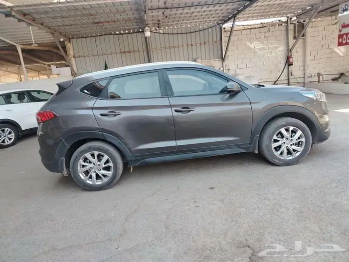 هونداي توسان 2020 ماكينه 1600 CCبني نظيف بودي ومحركات 3