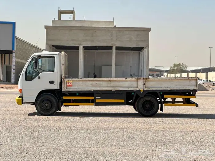 ايسوزو دينا 1998 - 4 طن 7