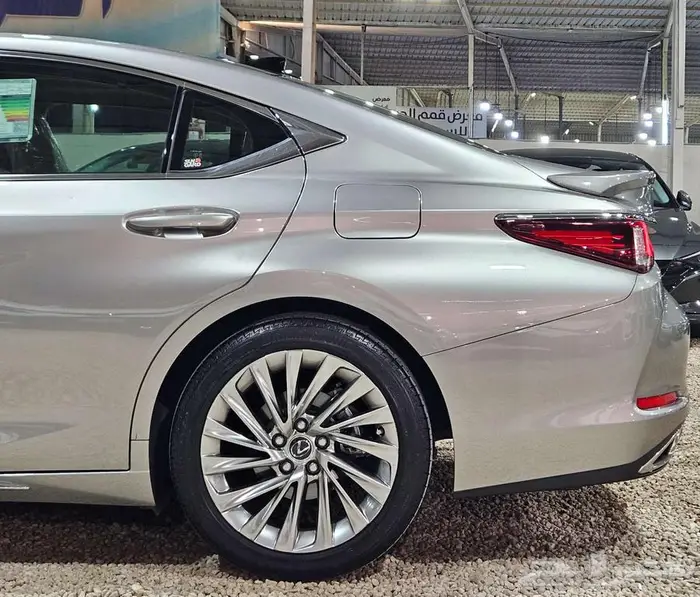 لكزس ES.350..2023 22