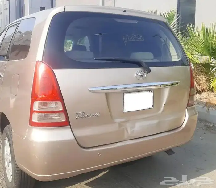 انوفا 2007 سيارة عائلية 1