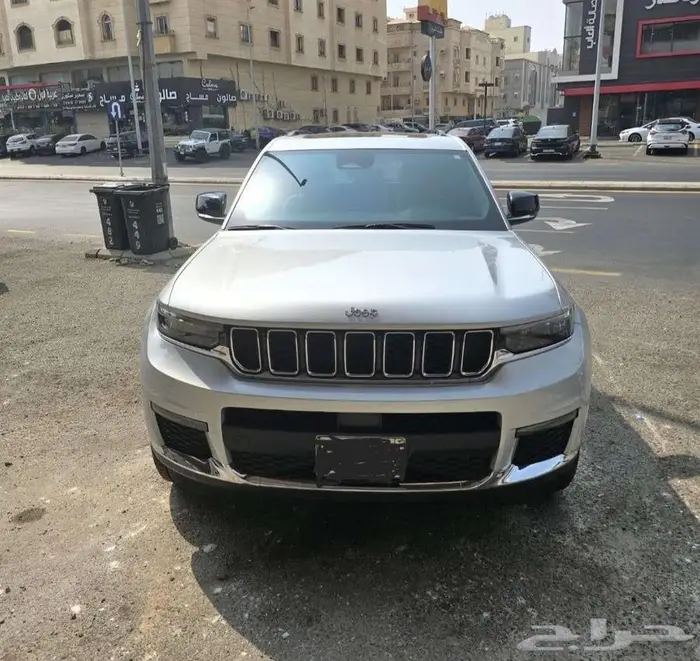 جيب جراند شيروكي موديل  2023 2