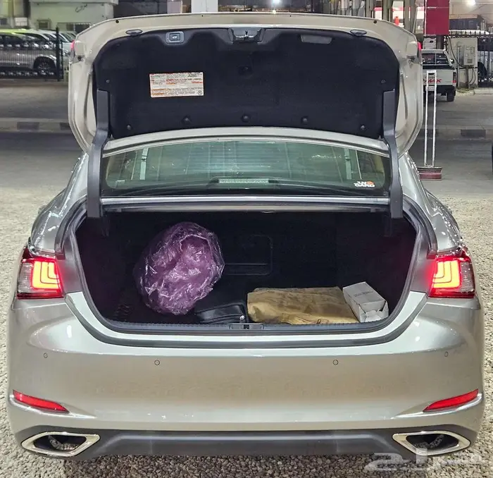 لكزس ES.350..2023 62