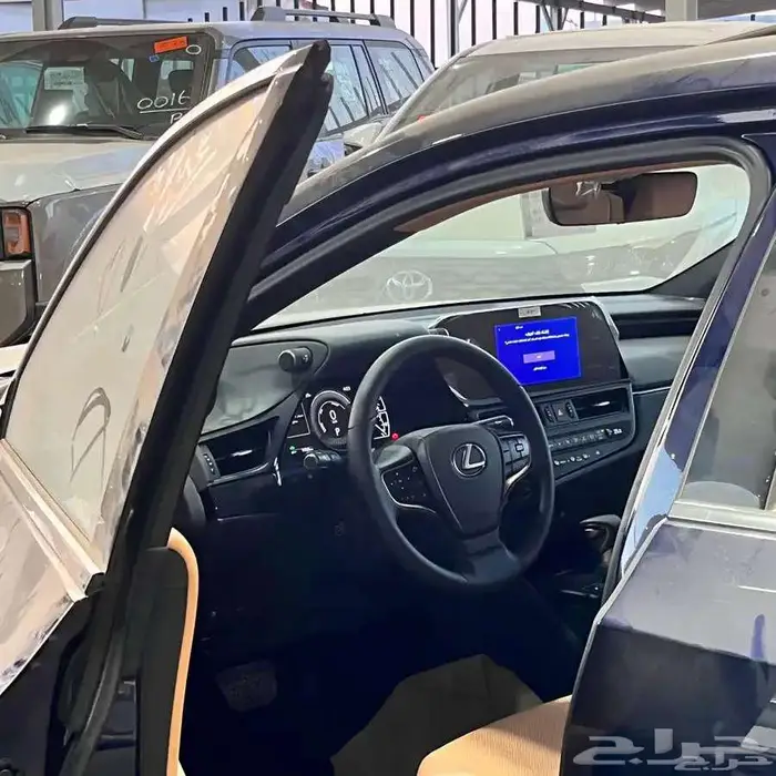 لكزس 250 AA بنزين كاش و تموييل 2025 4