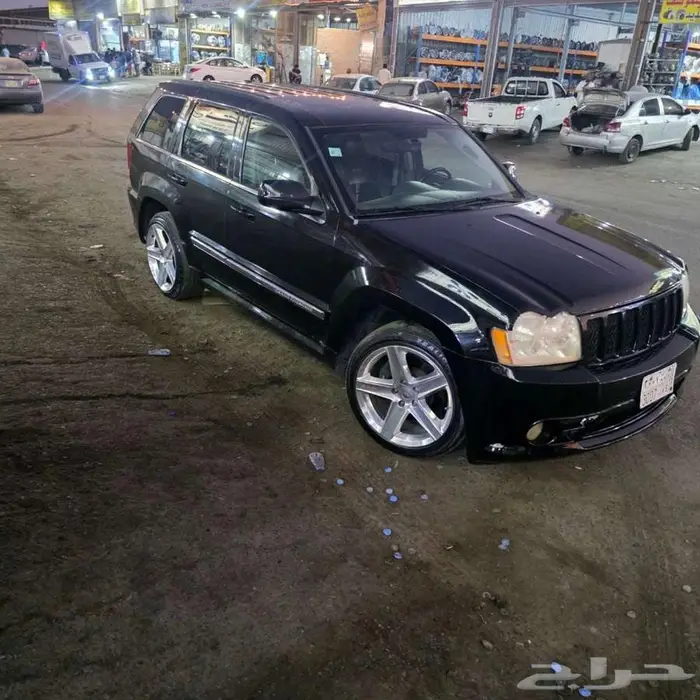 جيب جراند شيروكي (SRT) - 6.1L هيمي -  2007  - نظيف 4