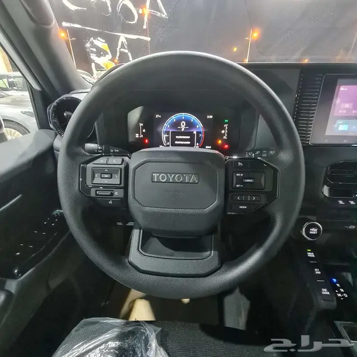 تويوتا برادو TXL1 بنزين 2025 السعر 189750 7