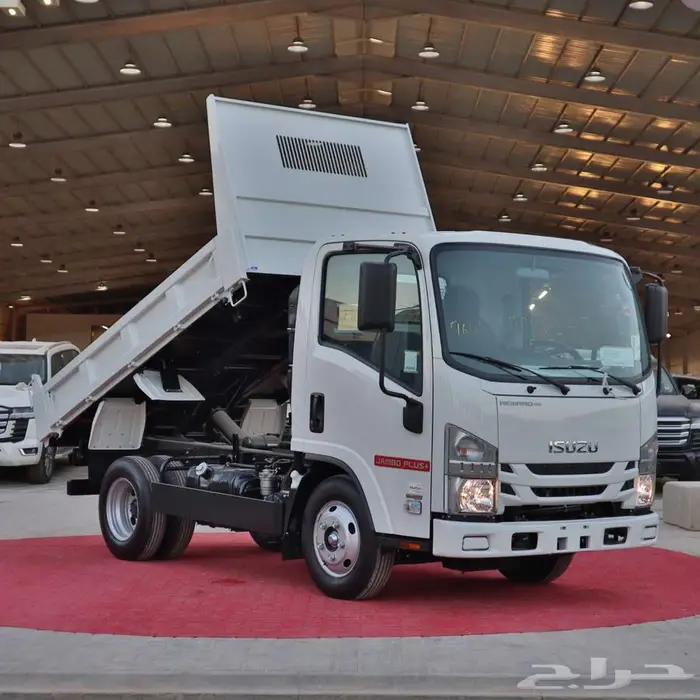 ايسوزو قلاب 2025 3 طن ياباني بسعر منافس 9