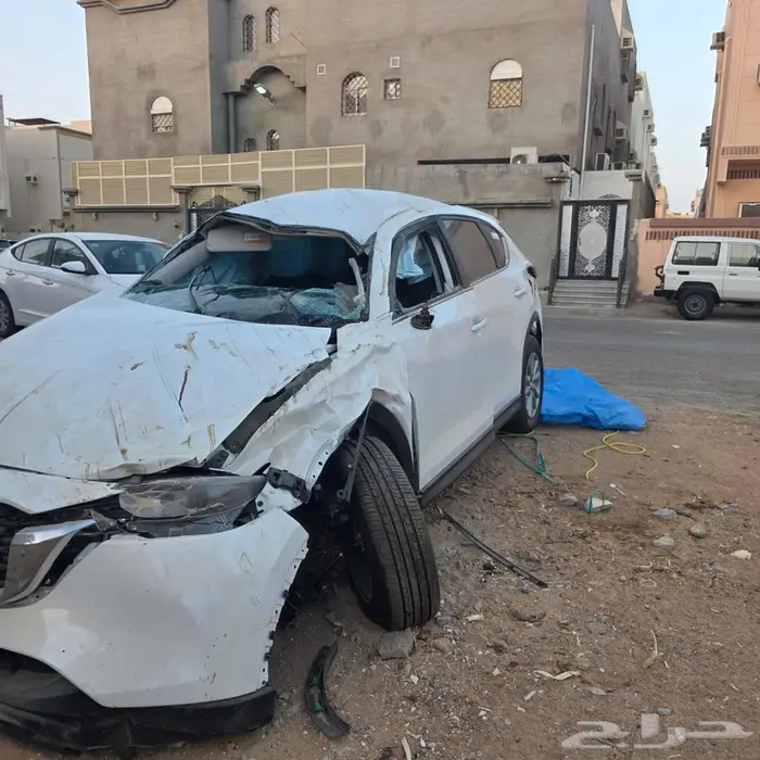 مازدا cx 5 مقلوبة موديل 2025 لون ابيض 3