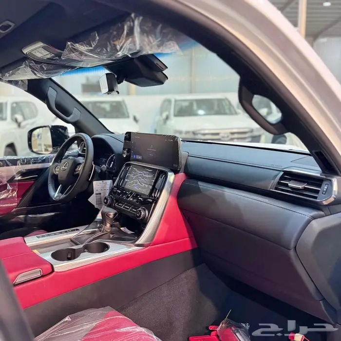 لكزس اف سبورت بريمي 2025 14