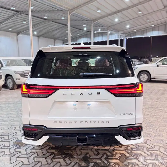 لكزس اف سبورت بريمي 2025 19