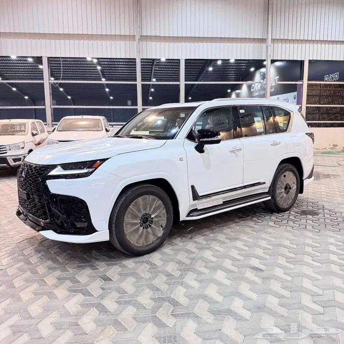 لكزس اف سبورت بريمي 2025 3