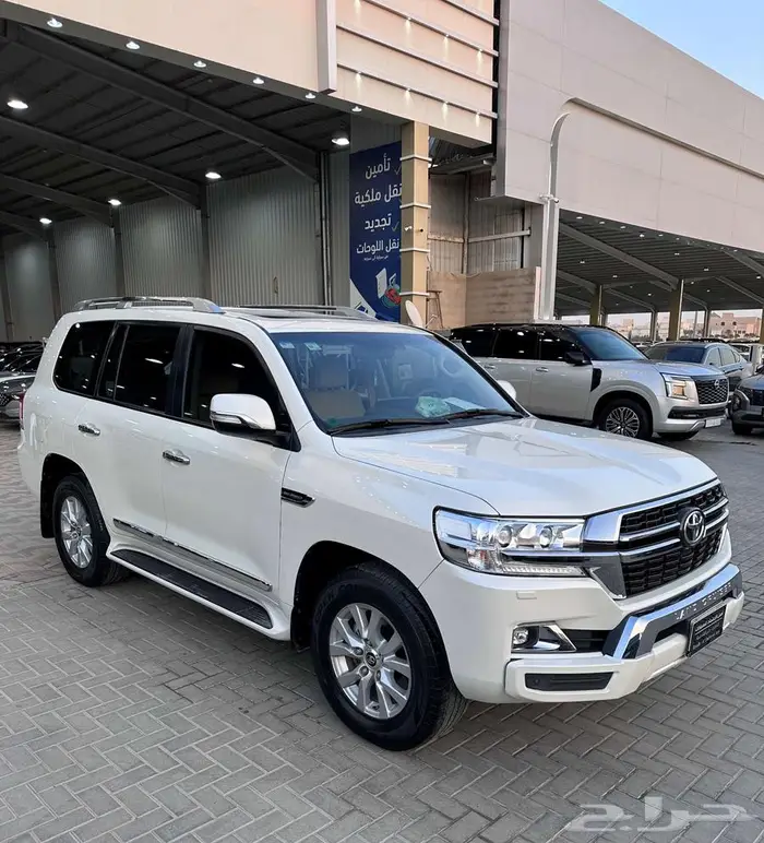 تويوتا لاندكروزر GXR خليجي 2021 1