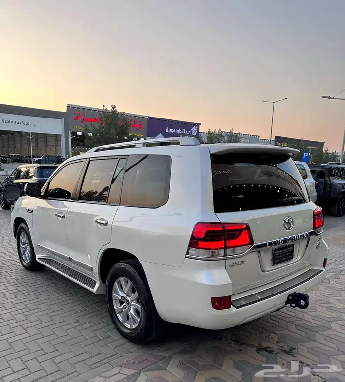 تويوتا لاندكروزر GXR خليجي 2021 33