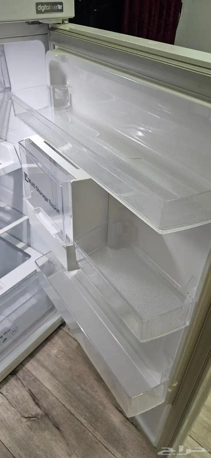 السلام عليكم ورحمة الله وبركاته بارك الله فيكم في الثلاجه 4