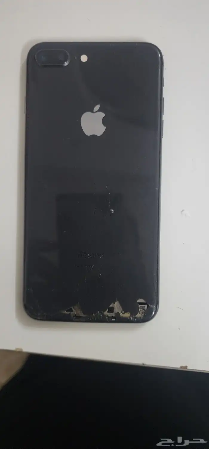 ايفون8 بلس بطاريه78 ولا يعاني من خدش في الشاشه الاماميه 1