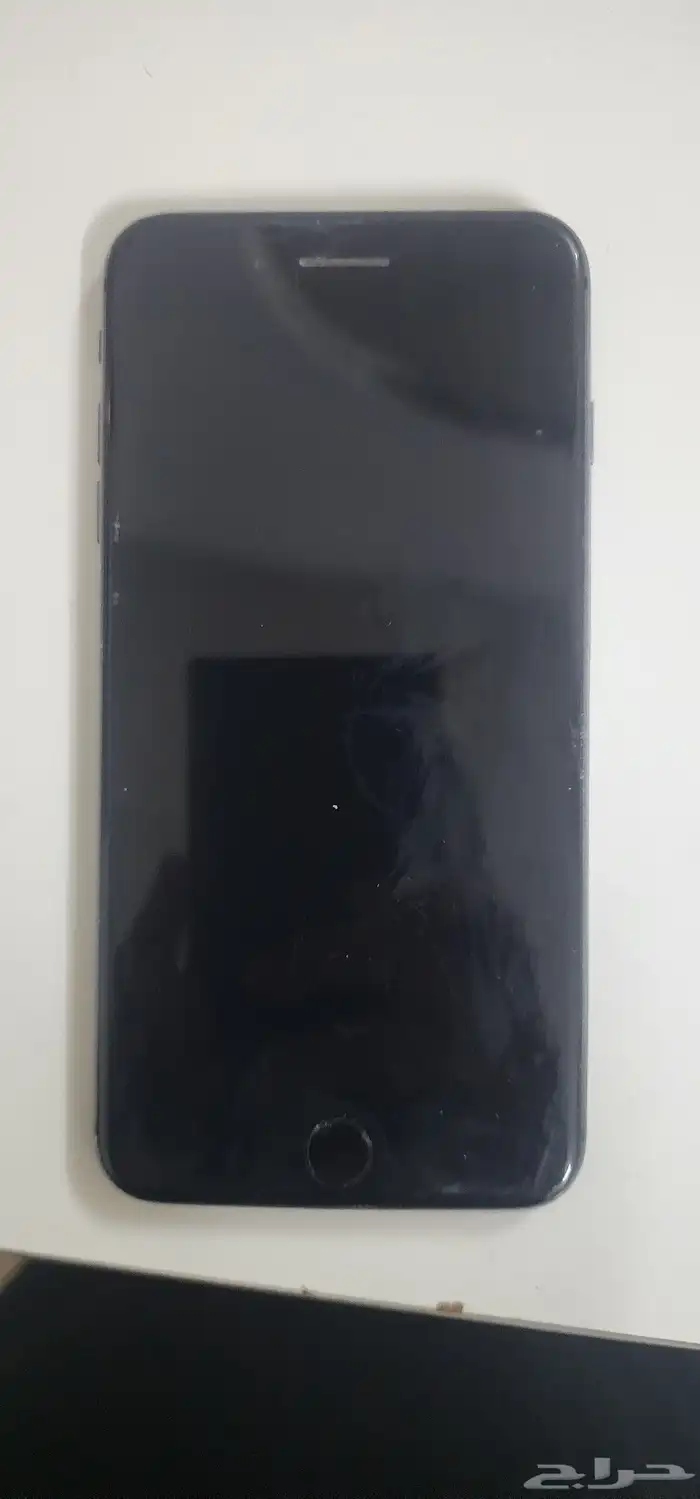 ايفون8 بلس بطاريه78 ولا يعاني من خدش في الشاشه الاماميه 0