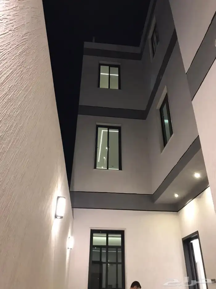 فلل فاخرة بجوار العالية مول 3