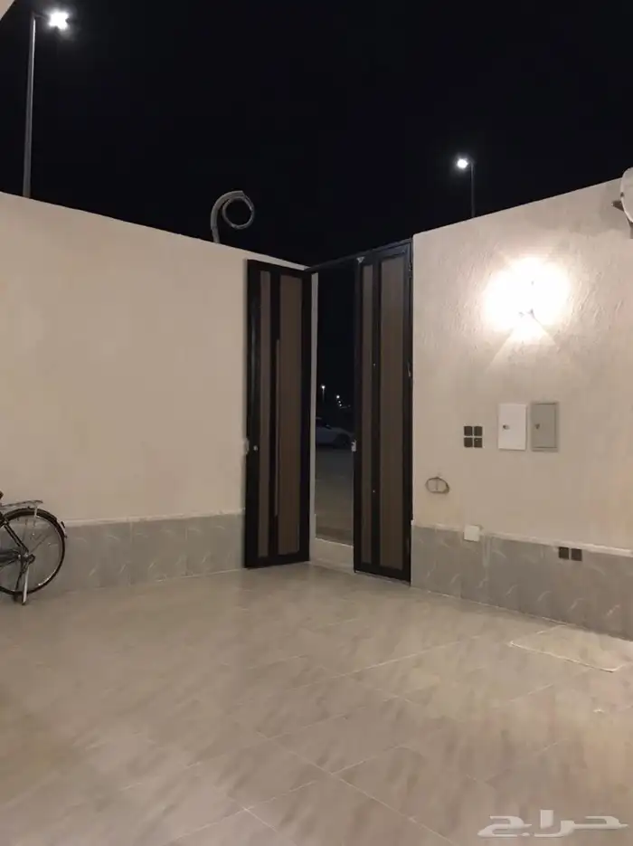 فلل فاخرة بجوار العالية مول 1