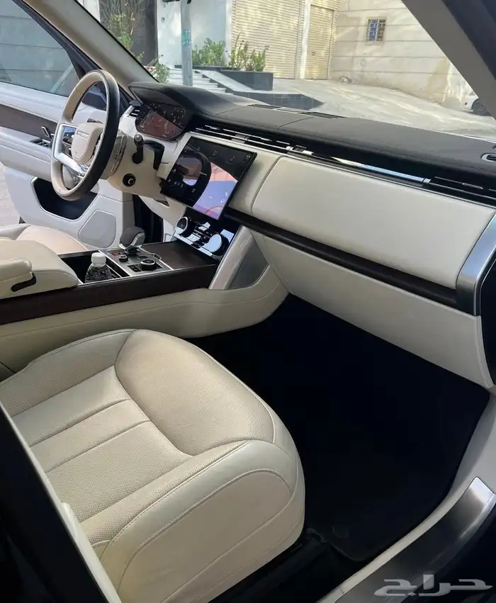 للبيع رنج روفر اوتوبيوغرافي فل كامل 2023 V8 11