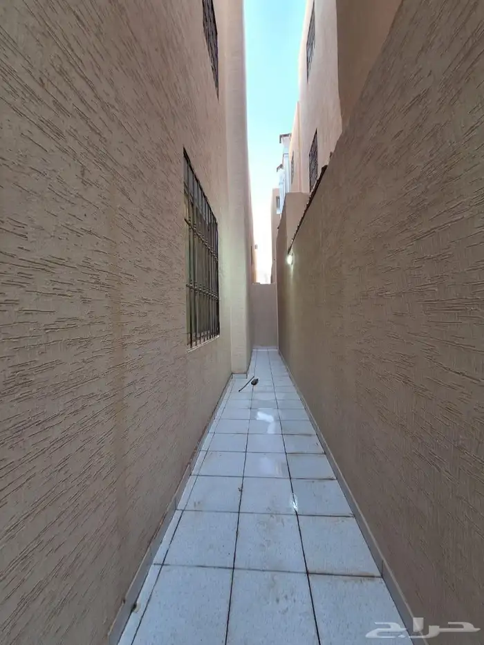 فيلا للايجار في حي الرمال ريبال شهري 5500 6